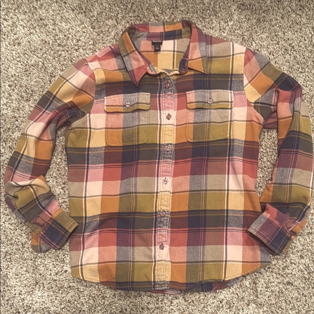 Patagonia Women’s Flannel Button Down Shirt Large